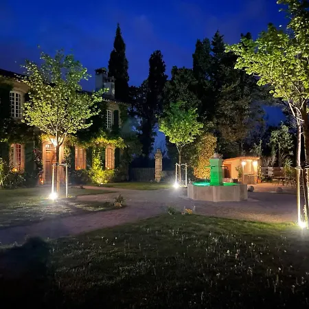 Domaine De Rhodes Nocleg ze śniadaniem Awinion
