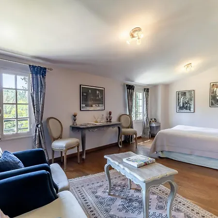 Domaine De Rhodes Nocleg ze śniadaniem